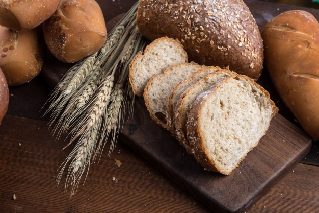האם אכילת לחם  מזיקה לבריאות?