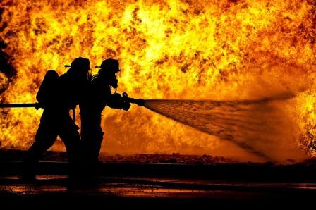 כיצד להתמודד מול שריפה בבית או בעסק